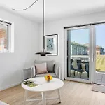 Lovely In With House Sea View בית נופש *