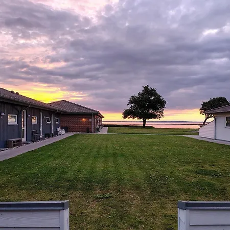 Feriehus Lovely In With House Sea View