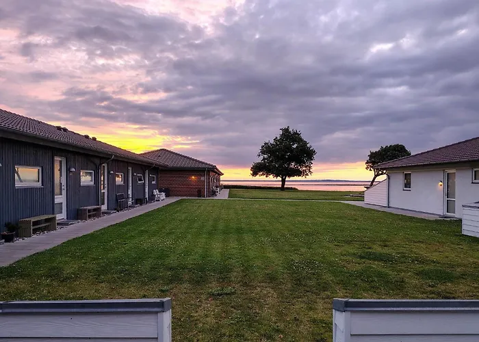 Feriehus Lovely In With House Sea View